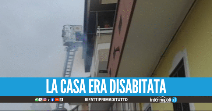 Paura nel pomeriggio a Teverola, scoppia incendio in un appartamento