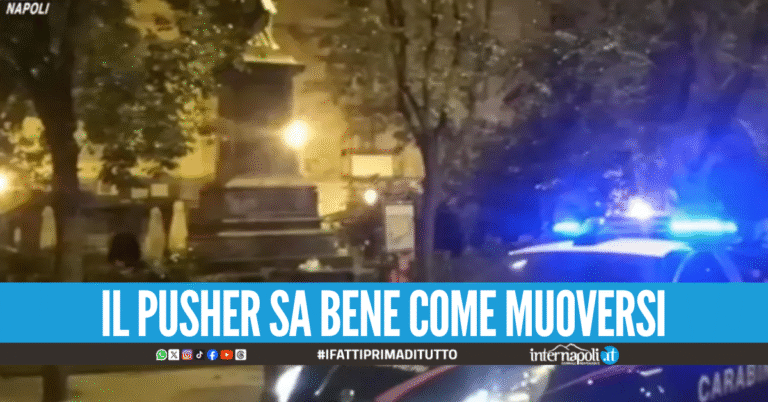 “È per uso personale…”. Il sistema dei pusher di piazza Bellini, quasi 20 arresti nel 2025