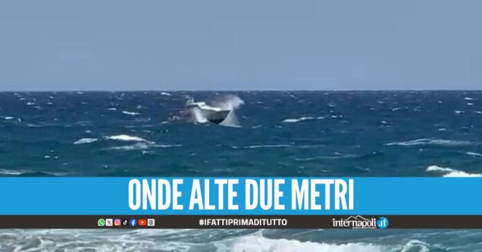 Paura sulla spiaggia a Gaeta, rischiano la vita dopo il tuffo in mare