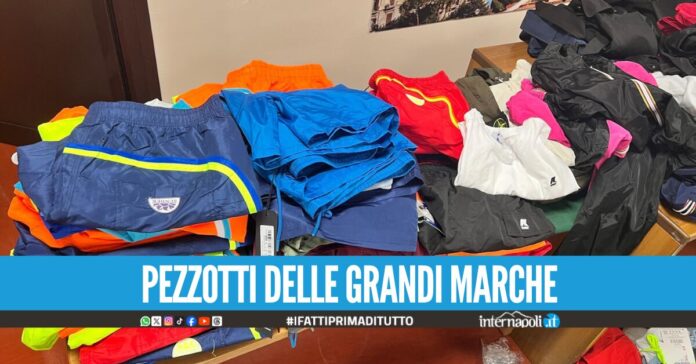 Fratè, è tutto originale, ma erano vestiti falsi commerciante denunciato a Napoli