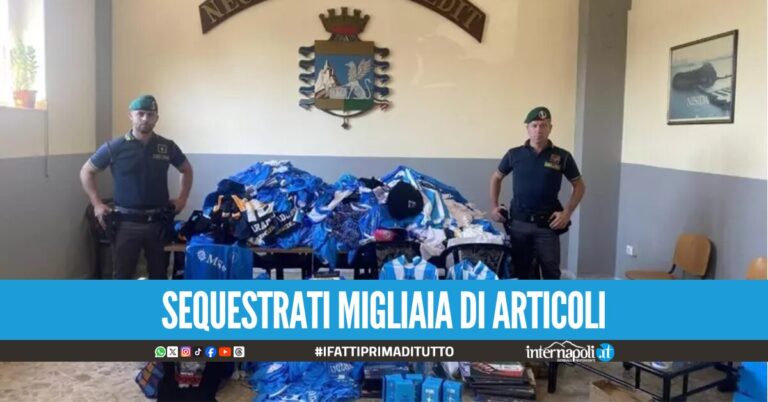 Maglie e gadget del Napoli pezzotti, sequestri e denunce tra il Lungomare e Via Toledo