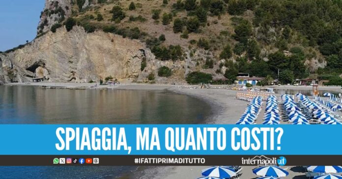 Le spiagge italiane sono sempre più care, il rincaro su ombrelloni e lettini tocca anche la Campania