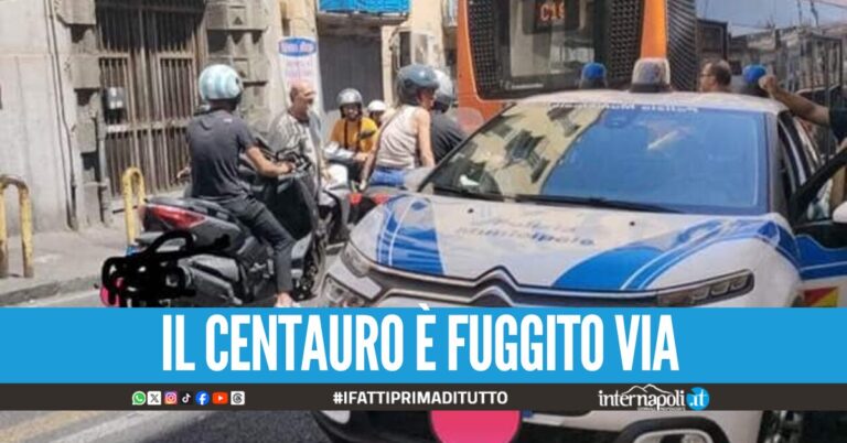 Scooter pirata investe coppia di anziani in via Salvator Rosa, entrambi sono gravi