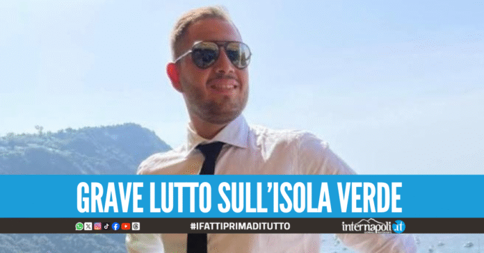 Perde il controllo della moto e si schianta contro il muro, Mariano muore a 30 anni a Ischia