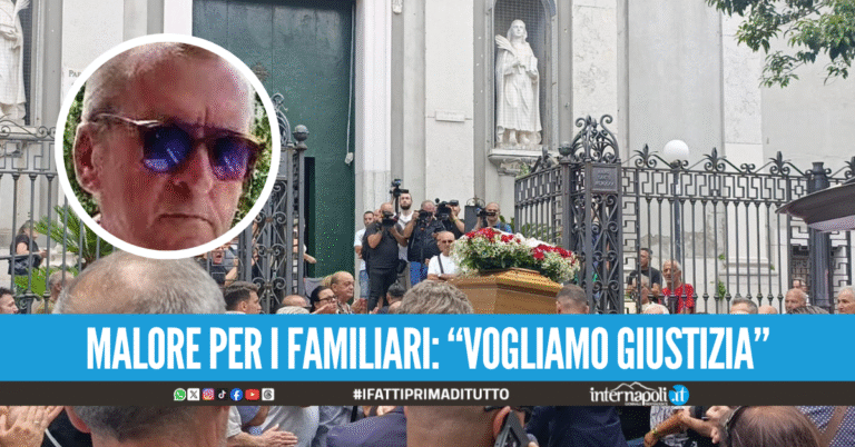 Non doveva morire così. Lacrime e rabbia al funerale di Luigi Romano a Secondigliano