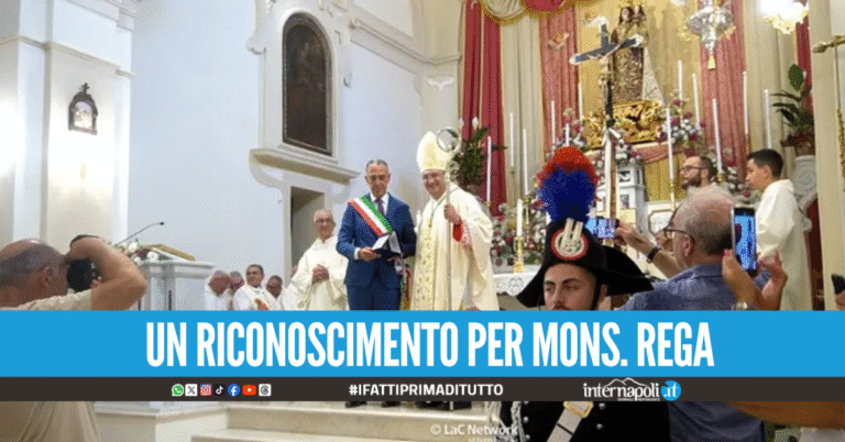 Orgoglio di Giugliano, il Vescovo Stefano Rega cittadino onorario di Scalea