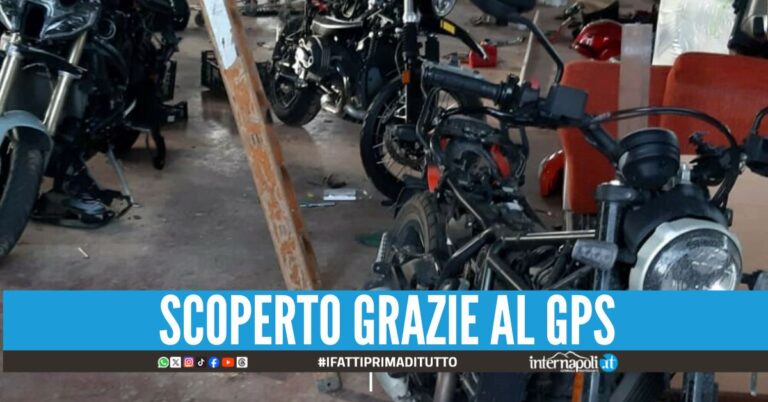 Moto e scooter rubati scovati alla Sanità, beccati 2 custodi del covo