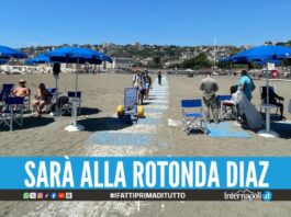 Un'altra spiaggia gratuita per i napoletani: arrivano sedie e docce