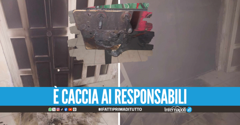Paura al Vomero, in fiamme l'ingresso della chiesa evangelica