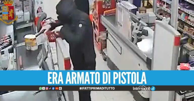 Rapina da 20 euro nel minimarket a Forcella, 42enne arrestato dopo la fuga