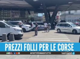 Beccati 6 tassisti abusivi a Napoli, giravano al voltante dei Suv