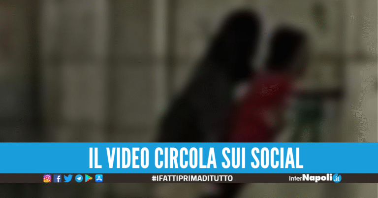 Sesso in piazza, coppia denunciata per atti osceni in luogo pubblico