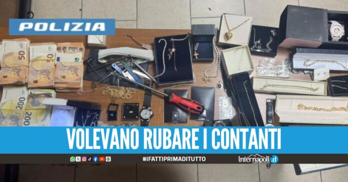 Rubano 43mila euro e gioielli a Napoli, arrestati 3 'topi d'appartamento'