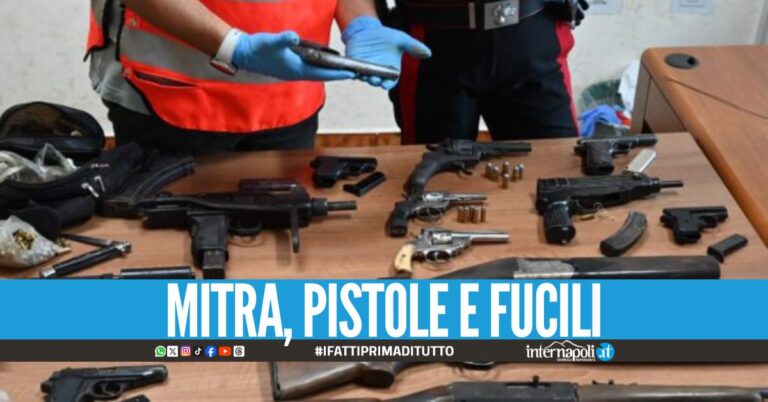 Furto d'armi a Napoli, i carabinieri scovano l'arsenale in 2 trolley