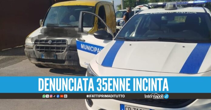 Fugge al posto di blocco a Giugliano, guidava senza patente