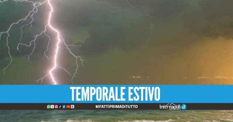Fulmini in spiaggia a Palinuro, bagnanti finiscono in ospedale