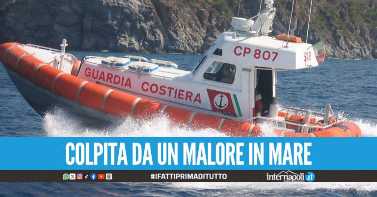 Perde i sensi durante il bagno a mare, donna salvata dalla Guardia Costiera ad Ischia