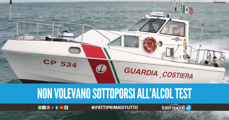 In fuga sul gommone minacciano gli agenti, otto denunciati a Castellammare