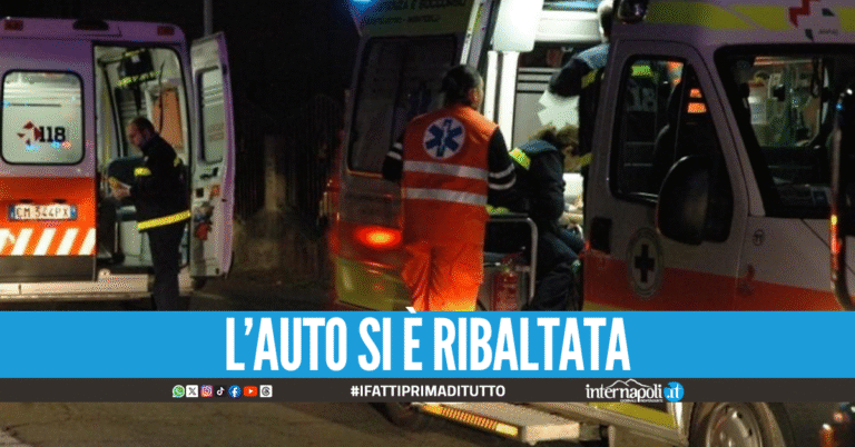 Incidente nella notte, coinvolta coppia di giovani: 18enne grave all'Ospedale del Mare