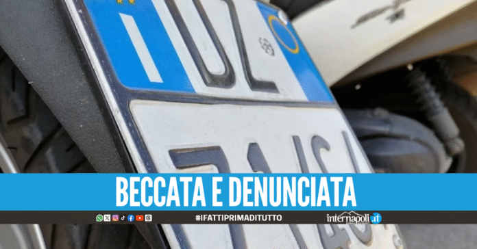 La E sulla targa diventa una F, così una 24enne eludeva la ztl a Ischia