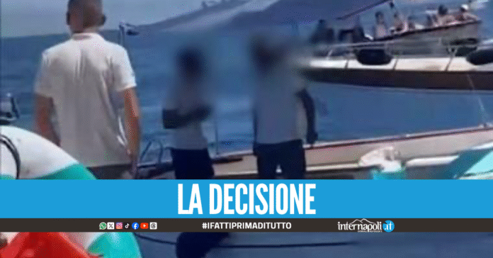 Lite tra barcaioli per la Grotta Azzurra, il Comune di Anacapri: Bando per il traghettamento