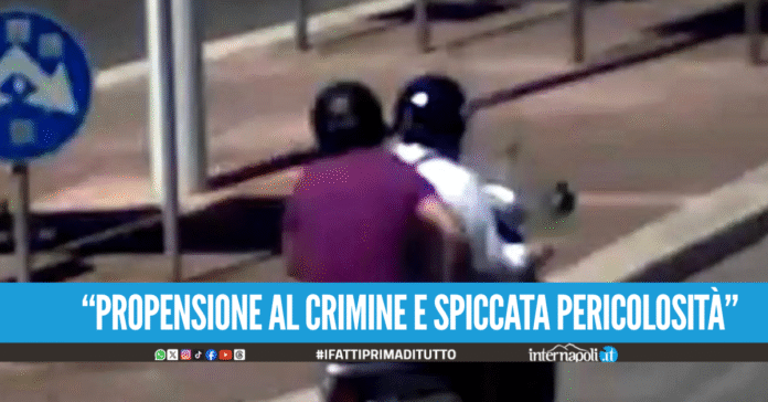 Minorenne ma già violento, due rapine con spari a Napoli incastrato dai social
