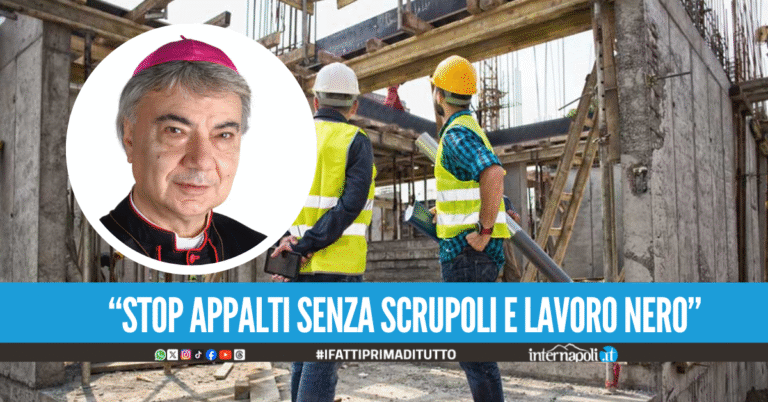 Scarsa sicurezza, detriti cadono dal cestello sospeso cantiere edile a Napoli