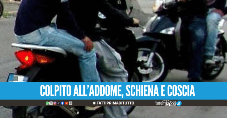 Scendi dal mio motorino!. Ragazzo accoltellato 8 volte da un 15enne a Quarto