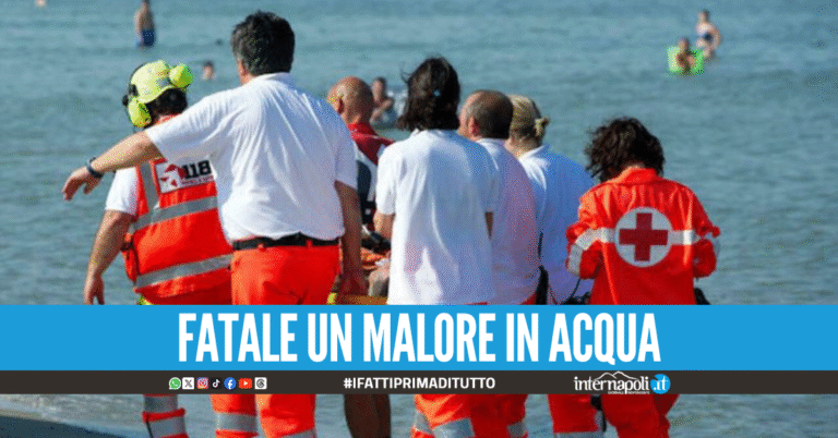Tragedia in spiaggia a Castel Volturno, muore mentre fa il bagno con la moglie