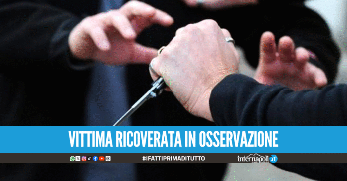Choc a Ercolano, ventenne accoltellato più volte da un coetaneo in piazza