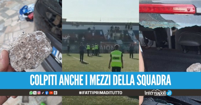 Partita di calcio violenta a Sant'Anastasia, giocatore aggredito e auto dei tifosi ospiti distrutte