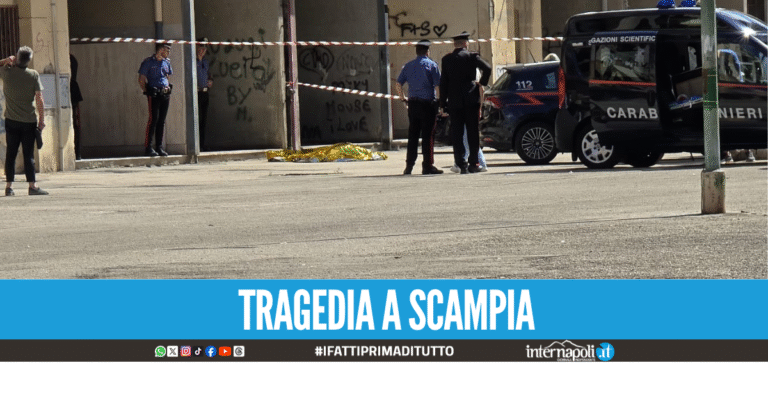 Tragedia a Scampia, donna cade nel vuoto dal settimo piano