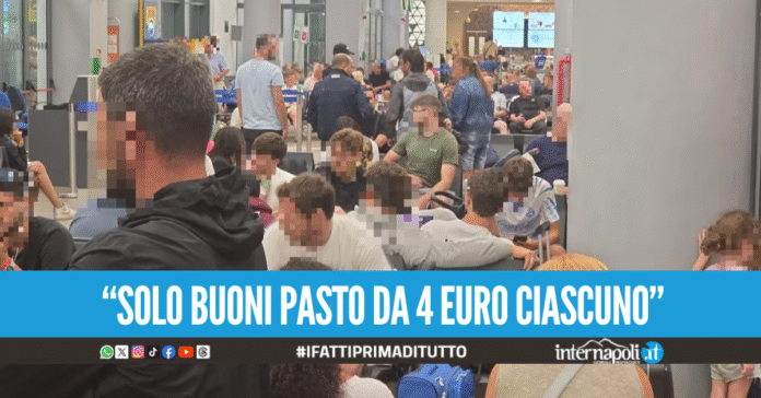 Oltre 100 turisti napoletani bloccati in aeroporto a Corfù: 
