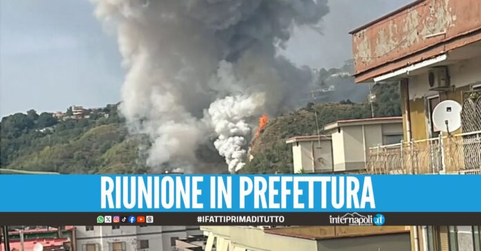Spento l'incendio a Pianura, controlli nelle fabbriche di fuochi d'artificio