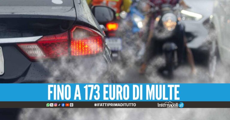 "Spegnere il motore in sosta", il divieto a Napoli dopo il boom dell'inquinamento