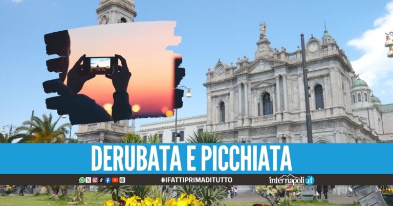 "Posso farti una foto?", turista rapinata davanti al Santuario di Pompei