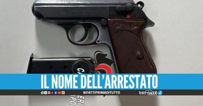 Getta la pistola rubata dall'auto, 27enne bloccato a Pianura