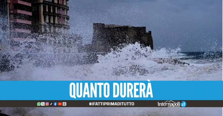 Domenica rovinata da pioggia e vento, c'è l'allerta meteo per Napoli e Campania