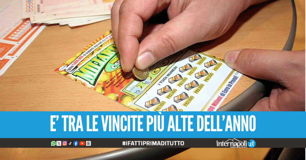 Colpaccio al Gratta e Vinci, compra un biglietto da 20 euro e ne vince