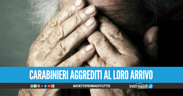 Picchia l’anziana disabile e la costringe tra escrementi e pannoloni, arrestata badante violenta a Maddaloni
