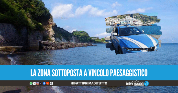 Abusi edilizi sulla spiaggia degli Inglesi a Ischia, coniugi denunciati