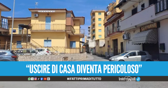 Strade di Giugliano senza luce da due settimane, l'allarme dei residenti: 