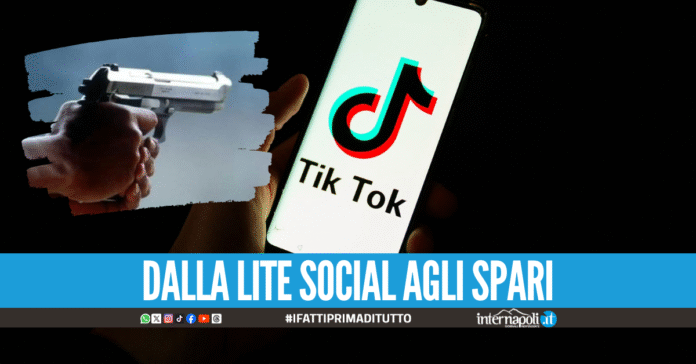 Follia in Campania: litigano su TikTok, si danno appuntamento in strada e spara al rivale