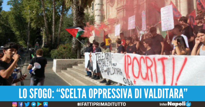divieto cellulari scuola protesta