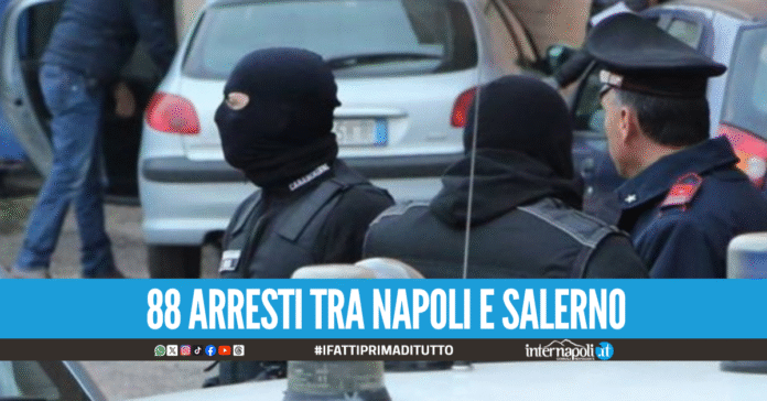 Tangenti agli altri clan sullo spaccio e donne al comando, i dettagli sul maxi blitz anticamorra in Campania