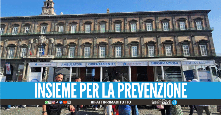 Giornate della Salute, medici e pazienti in piazza Plebiscito per la prevenzione Giornate della Salute, medici e pazienti in piazza Plebiscito per la prevenzione