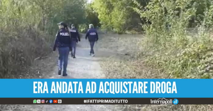 Picchiata, colpita con un machete e violentata dal suo pusher nei boschi, il 22enne arrestato a Napoli