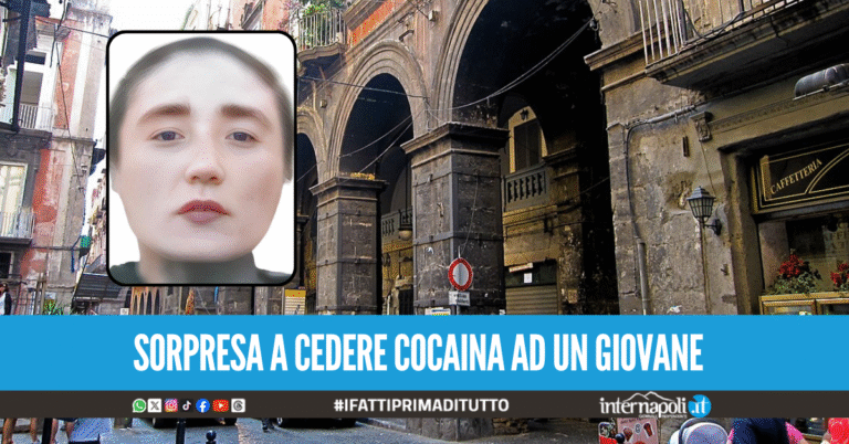 Spaccio in pieno giorno tra i turisti ai Decumani, arrestata 43enne del "Pallonetto"