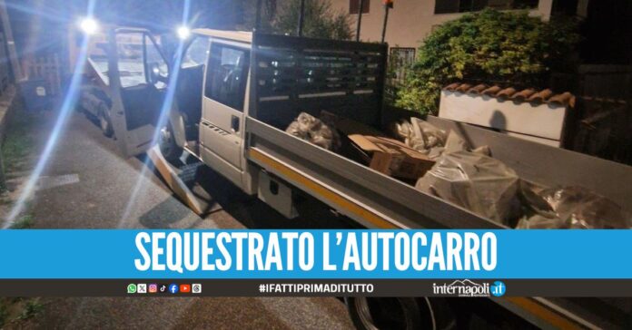 Sversa i rifiuti lungo la Domiziana, fermato il titolare di una ditta di Napoli