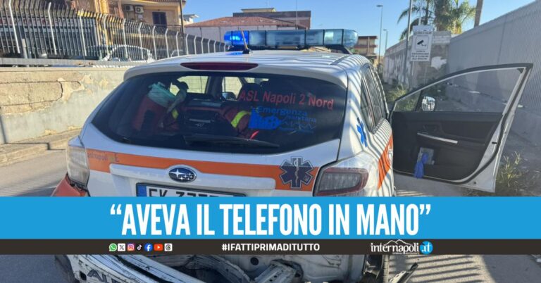 Autoambulanza tamponata lungo la Circumvallazione a Qualiano